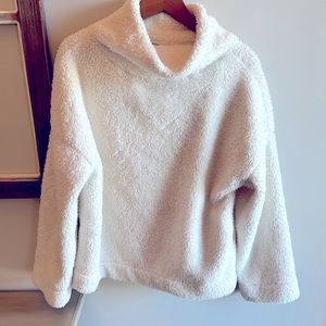 Size medium GAP body fleece/fuzzy top